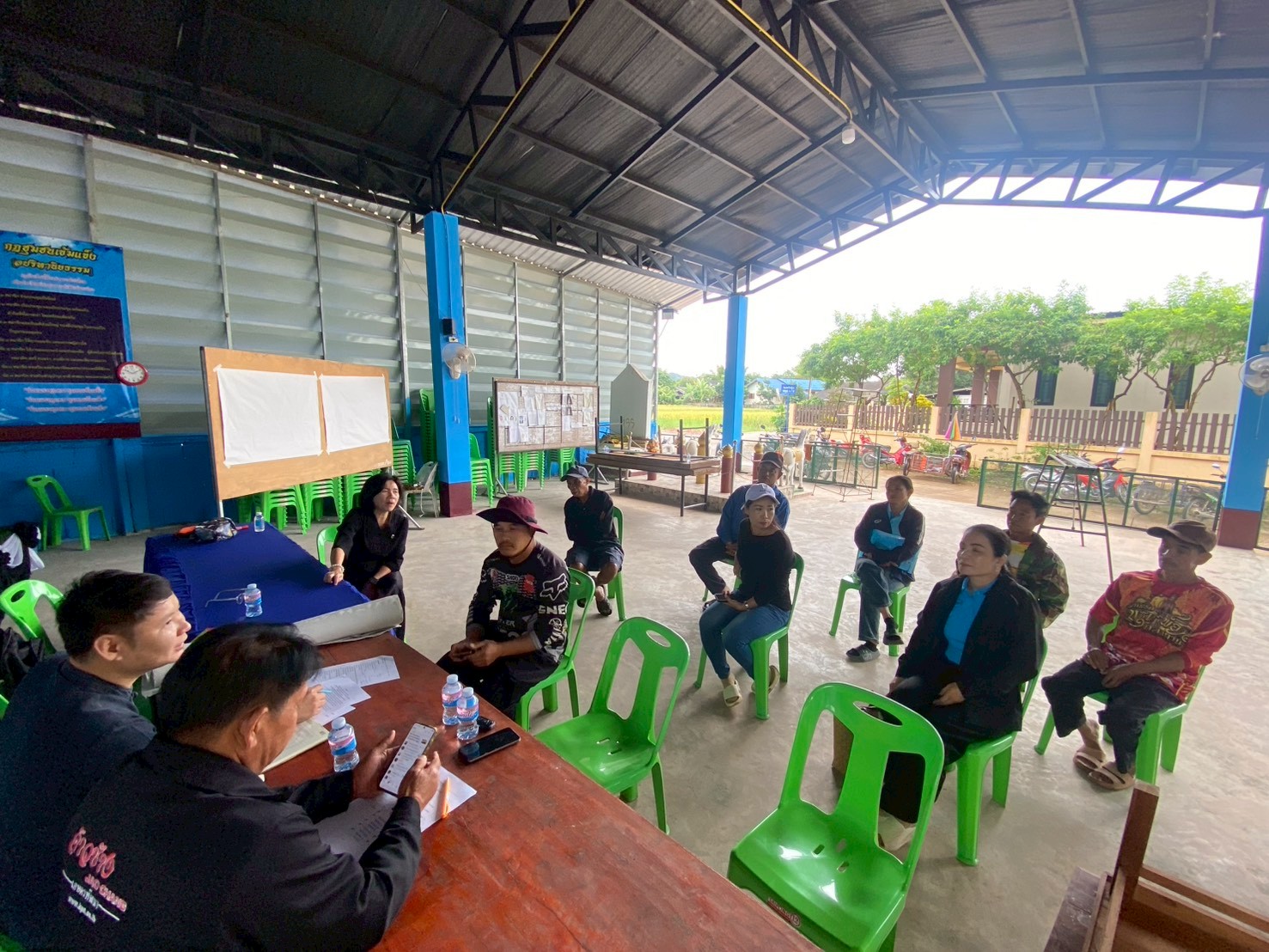 พช.เทิง ประชุมเตรียมความพร้อมในการจัดพิธีอัญเชิญเงินขวัญถุงพระราชทานกองทุนแม่ของแผ่นดิน ณ ศาลาประชาคมบ้านร่องแช่ หมู่ที่ 4  ตำบลเวียง อำเภอเทิง จังหวัดเชียงราย