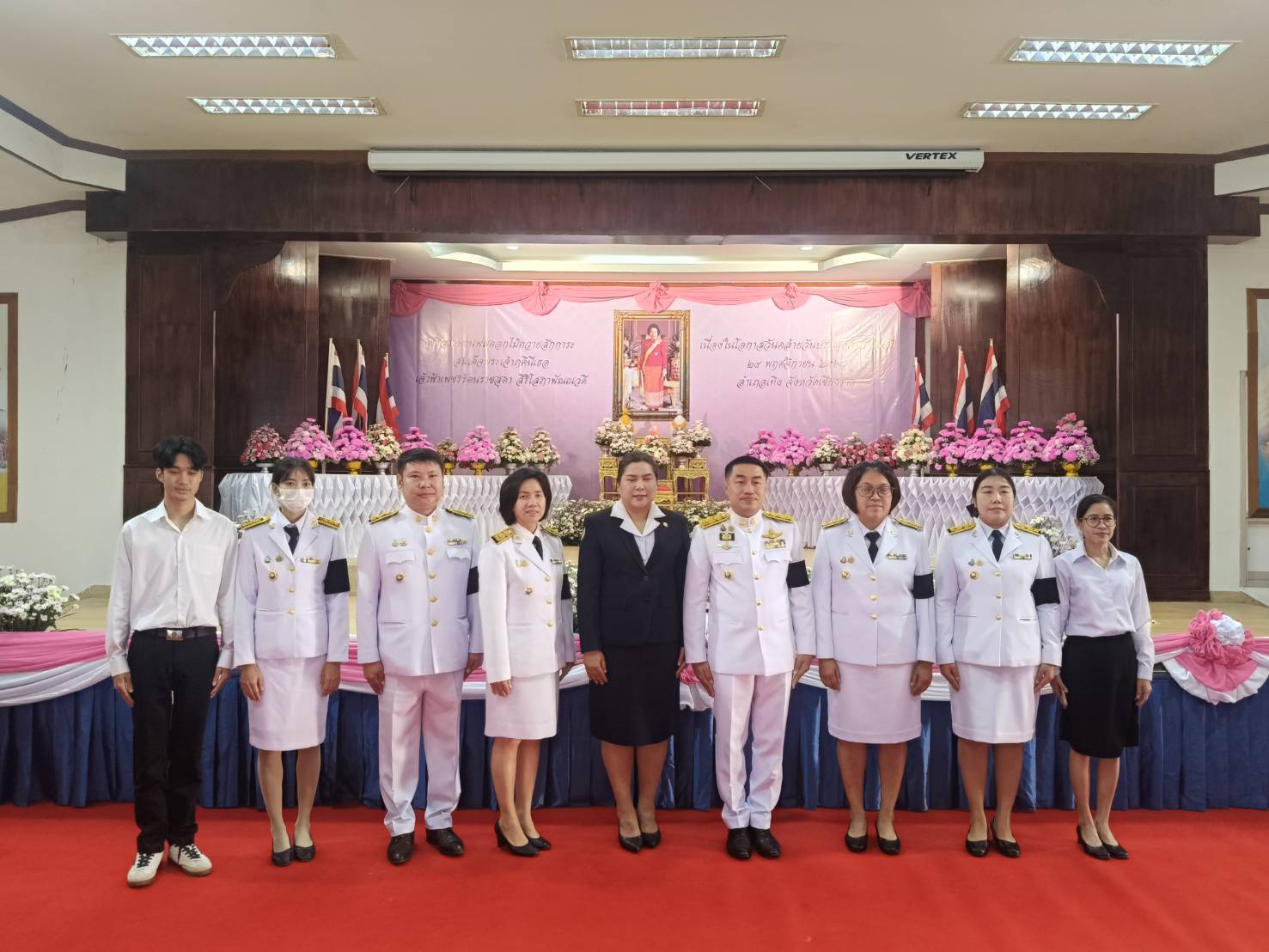 พช.เทิง ร่วมพิธีเฉลิมพระเกียรติพระบาทสมเด็จพระมงกุฎเกล้าเจ้าอยู่หัว เนื่องในโอกาสวันคล้ายวันสวรรคตครบ 100 ปี และกิจกรรมเฉลิมพระเกียรติสมเด็จพระเจ้าภคินีเธอ เจ้าฟ้าเพชรรัตนราชสุดา สิริโสภาพัณณวดี ณ ที่ว่าการอำเภอเทิง  จังหวัดเชียงราย