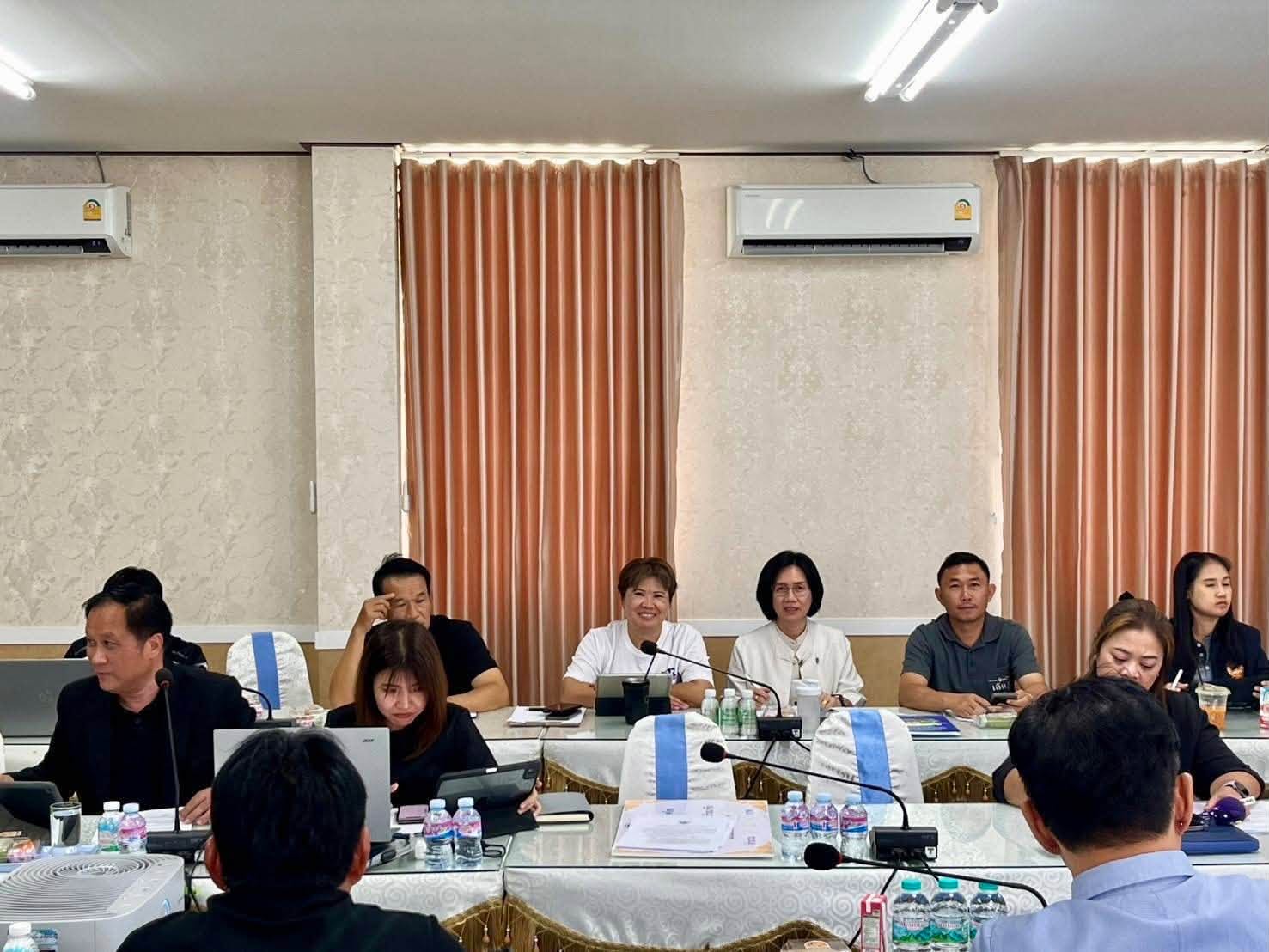 พช.เทิง ร่วมประชุมเตรียมความพร้อมจัดกิจกรรมเดิน วิ่ง ปั่น ป้องกันอัมพาตครั้งที่ 12 บูรณาการ “Nam Ing Run 2026” ส่งเสริมสุขภาพประชาชน ณ ห้องประชุมสำนักงานสาธารณสุขอำเภอเทิง จังหวัดเชียงราย